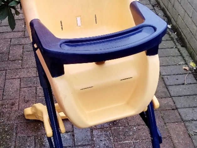 Plastic adjustable high chair in Newton